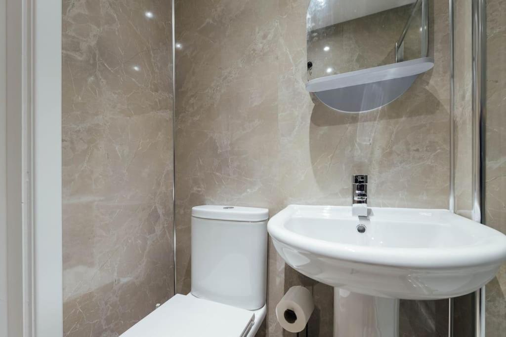 Stylish Stirling Apartment - Free Parking Esterno foto